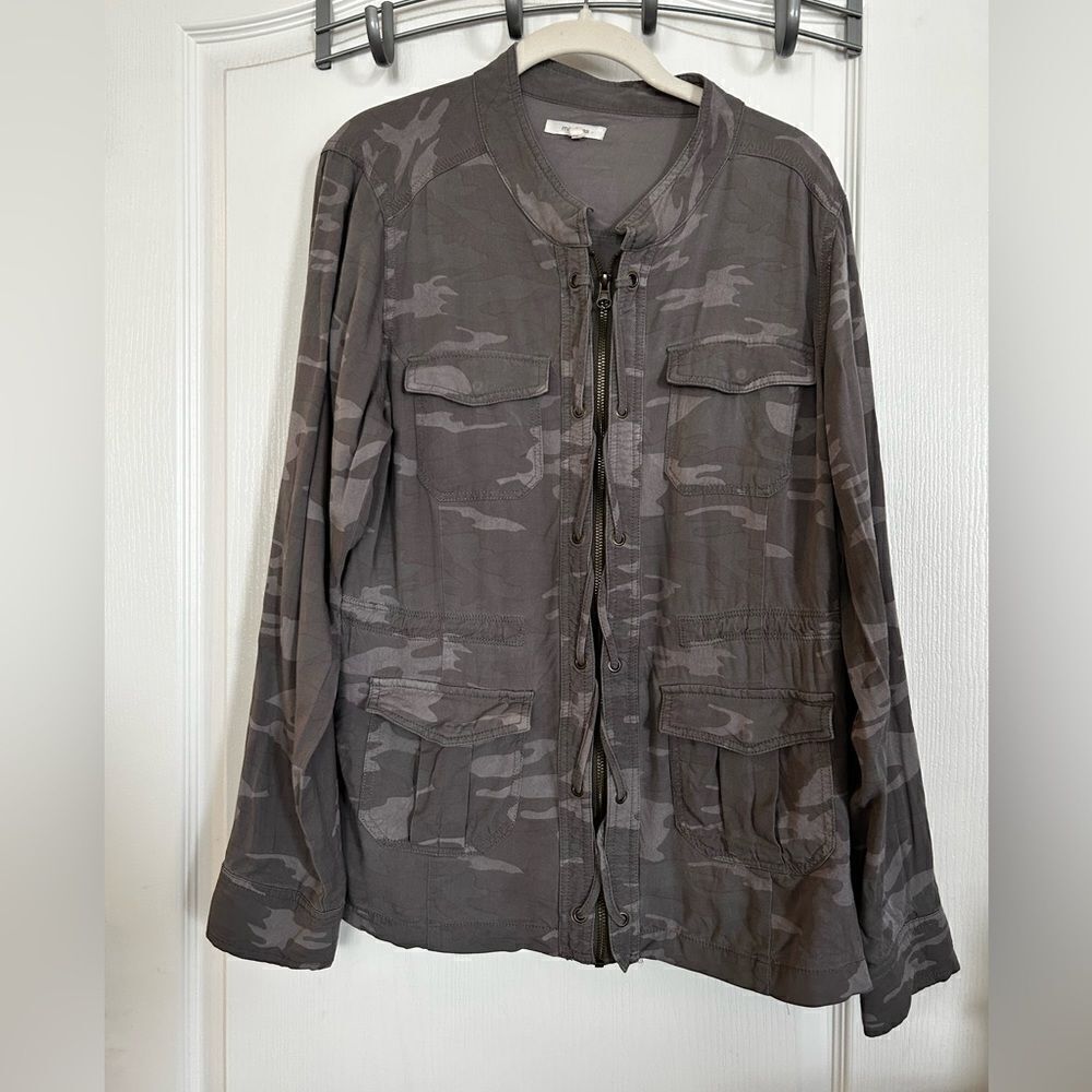 Maurice’s Gray Camo Cinch Waist Jacket - Size Large full zip rayon